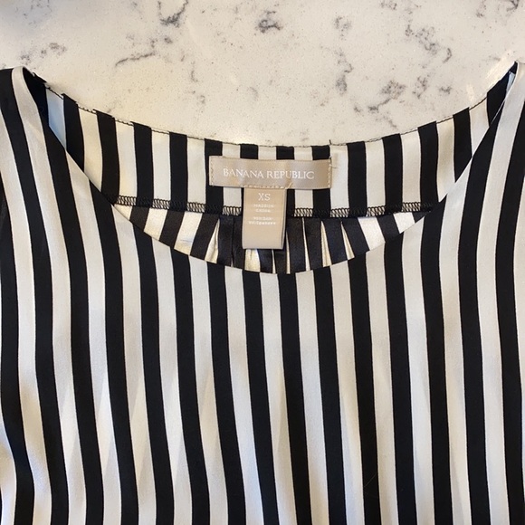 Banana Republic Black and White Striped Top - Picture 6 of 8